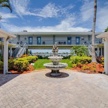 102-Tiny Treasure-Waterfront With Heated Pool Apartment St. Pete Beach Exterior photo