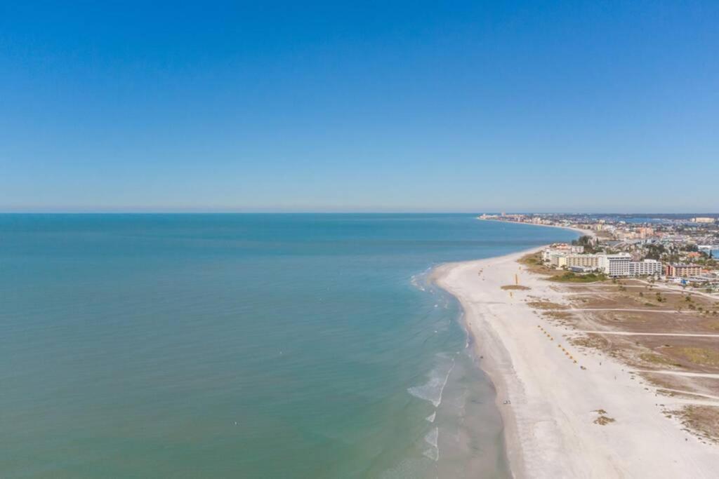102-Tiny Treasure-Waterfront With Heated Pool Apartment St. Pete Beach Exterior photo