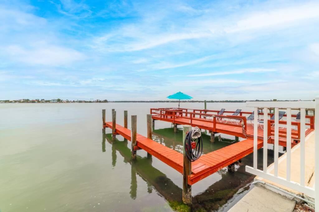 102-Tiny Treasure-Waterfront With Heated Pool Apartment St. Pete Beach Exterior photo