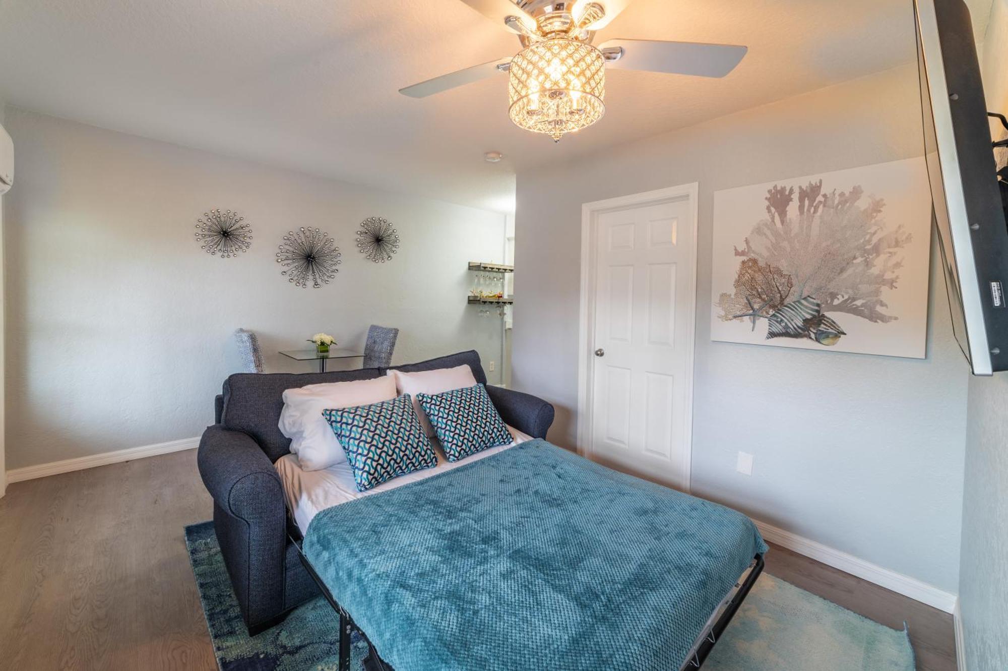 102-Tiny Treasure-Waterfront With Heated Pool Apartment St. Pete Beach Exterior photo